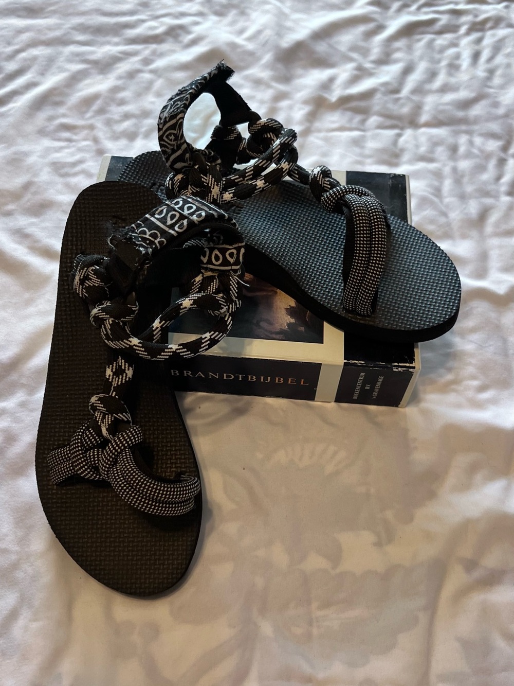 Arizona Love Black & White Braided Rope Sandals